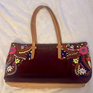 VIVA CONSUELO burgundy vibrant flowers